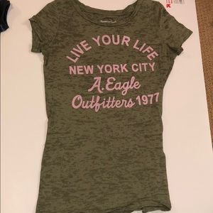 An American eagle t-shirt